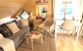 Fully Equipped Flat, 2 Bedrooms, Free Car Parking.